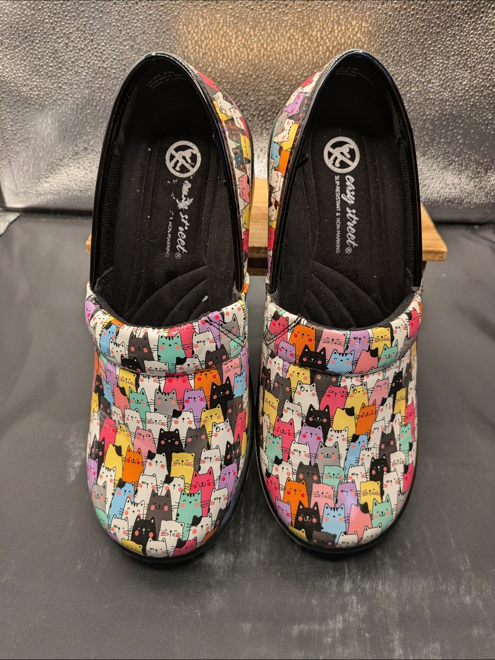 easy street Women's Black Multicolor Cat-Print Slip-On Clog Sz 8.5
